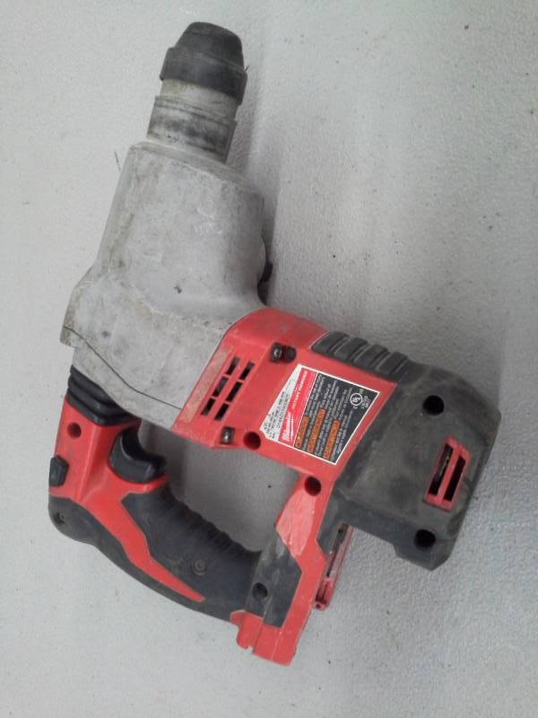 lot 616 image: Milwaukee Electric Tool Corp. 18VDC Cordless Rotary Hammer with Battery