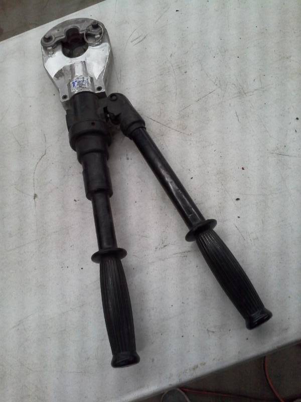 lot 635 image: Bolt Cutter