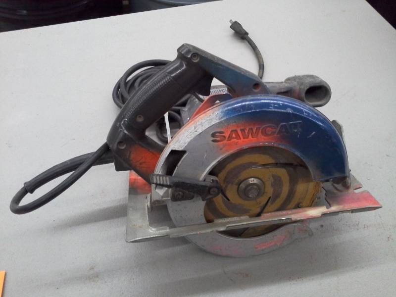 lot 628 image: Black & Decker 7.25in. Sawcat Circular Saw