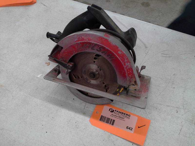 lot 642 image: Skilsaw Professional 7.25in. Circular Saw