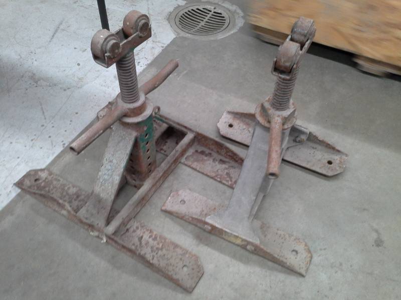 lot 644 image: 1-Pair Roller Stands