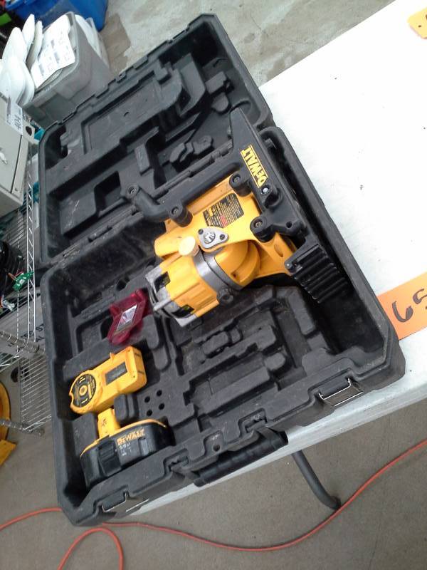 lot 659 image: DeWalt 18VDC Cordless Laser Level with Battery, Charger, Case