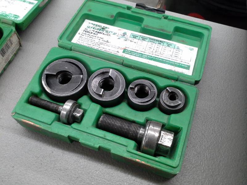 lot 667 image: Greenlee Slug Buster Knockout Punch Set with Case