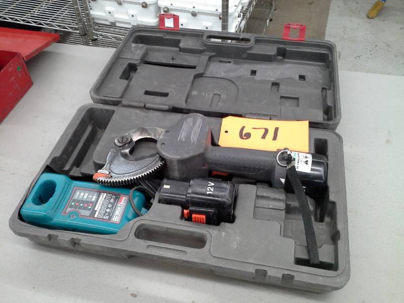 lot 671 image: Greenlee 12VDC Tool with Battery, Charger, Case