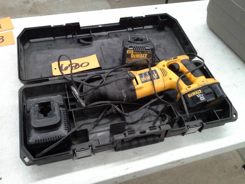 lot 680 image: DeWalt DC385 18VDC Variable Speed Reciprocating Saw with Battery, Charger, Case