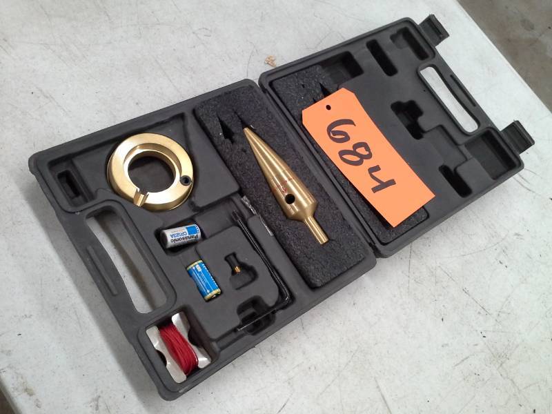 lot 684 image: Berger Plumb Bob Kit
