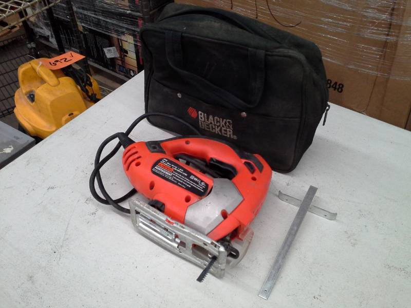 lot 697 image: Black & Decker JS600 Sabre Saw with Case