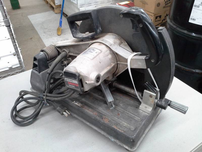 lot 706 image: Black & Decker 14in. Chop Saw