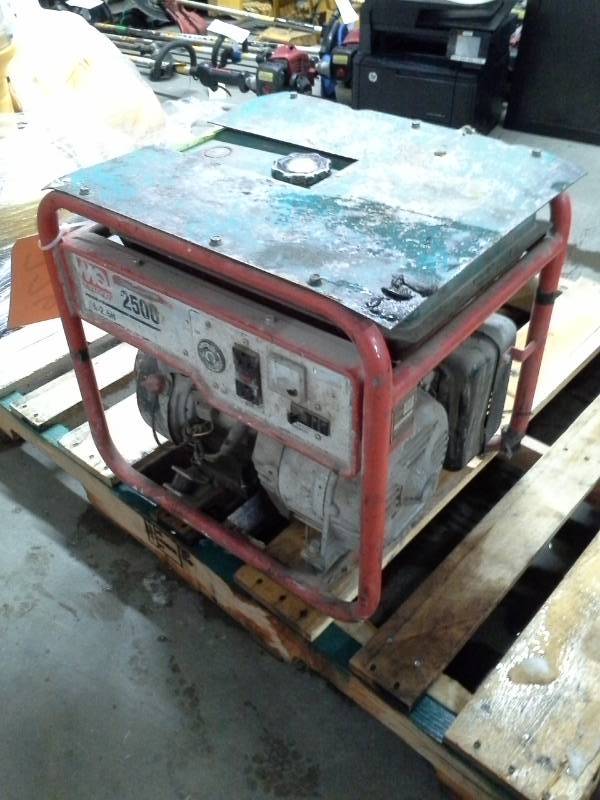 lot 726 image: Multiquip 2500 Portable Generator
