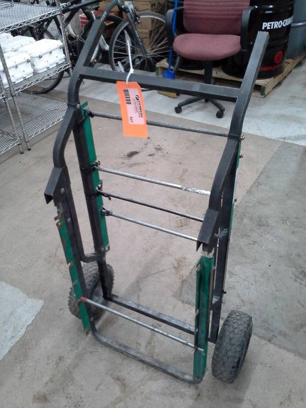 lot 527 image: Greenlee 9510 Spool Cart