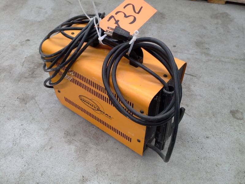 lot 732 image: Northern Industrial Welders Arc 70 Stick Welder
