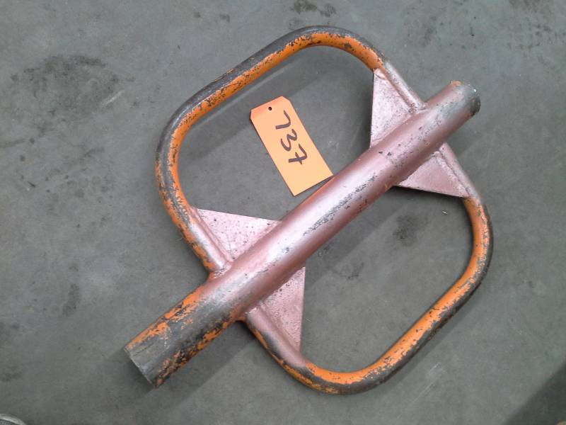 lot 737 image: Metal Handle