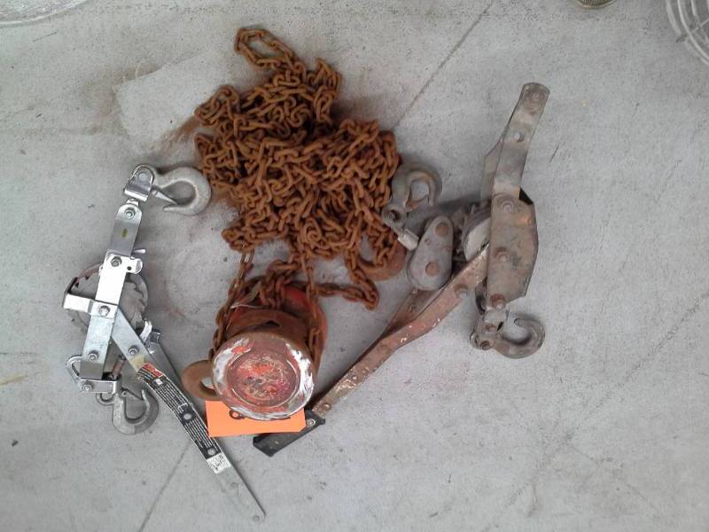 lot 738 image: Chain Tie-Down Set