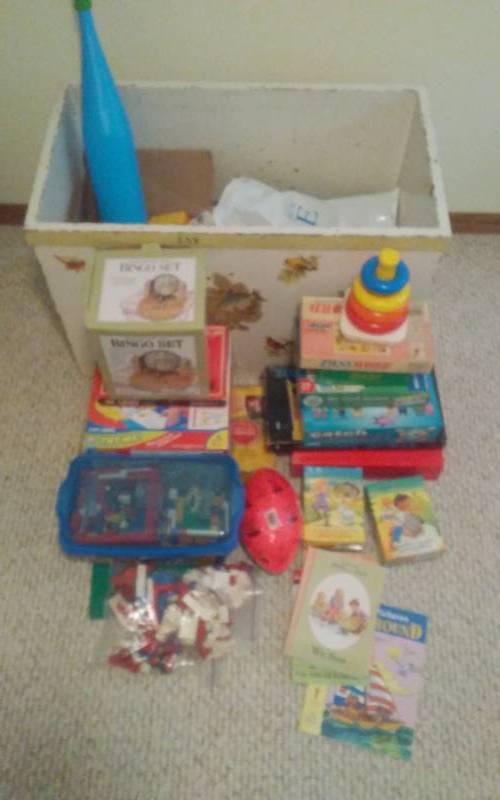 lot 31 image: Vintage Toy Box & Contents