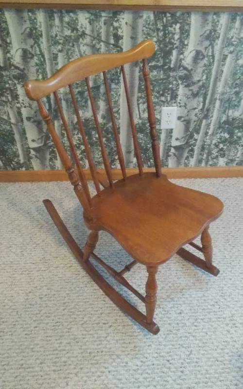lot 34 image: Small Rocker No Arms