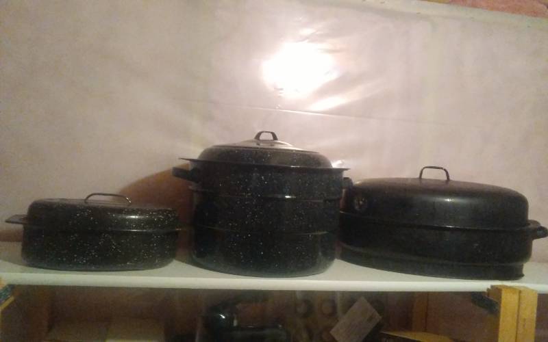 lot 38 image: Canner & 2-Roasters