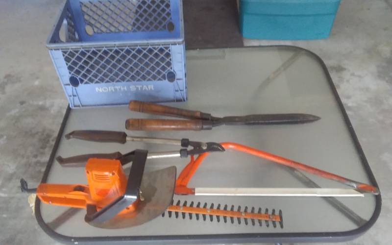 lot 59 image: Electric Hedger, Brush Saw, Pruner, Brush Lopper - Includes Crate
