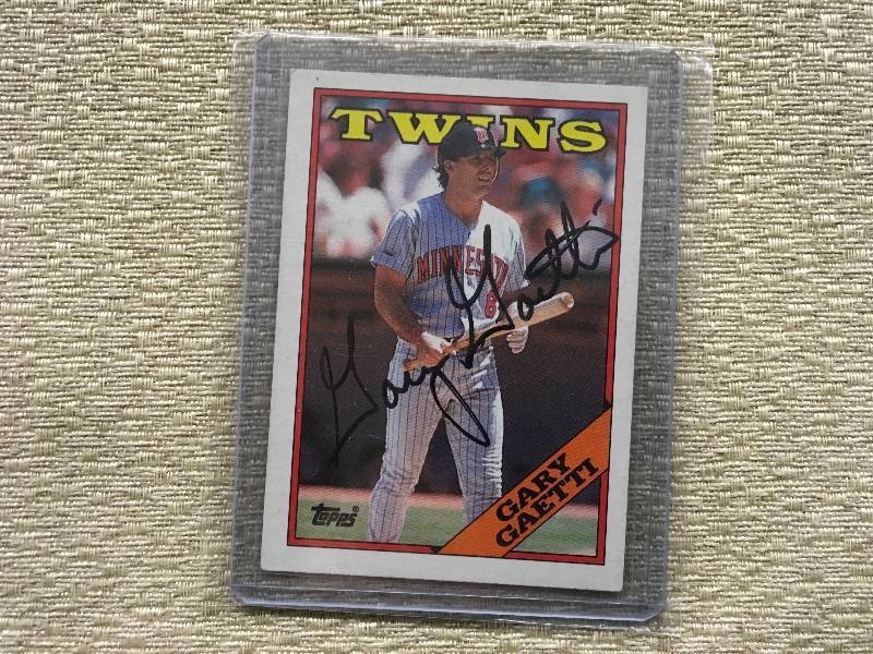 Autographed Topps Gary Gaetti Card