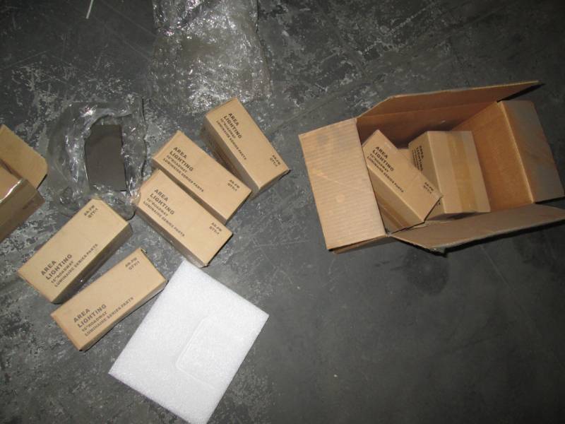 lot 25 image: 10 Area lightin 16 roadway parts...
