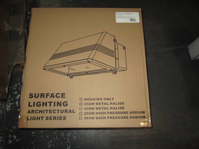 lot 58 image: Intermatic surface mount Metal Hali...