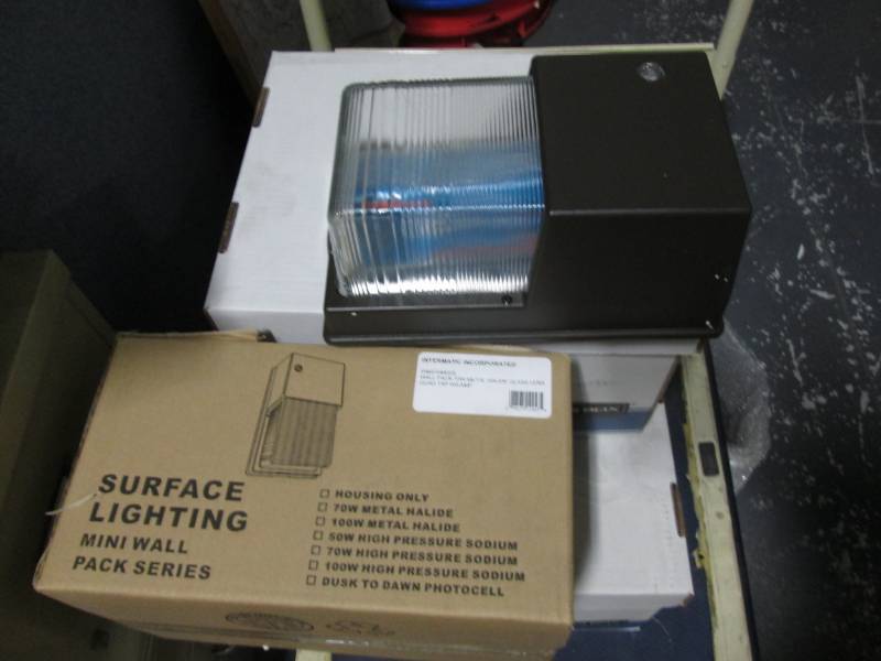 lot 90 image: Surface Lighting by Intermatic mini...