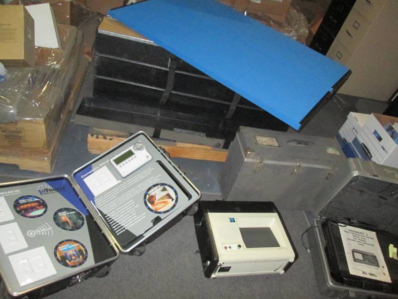 lot 138 image: Lot of presentation and trade show ...