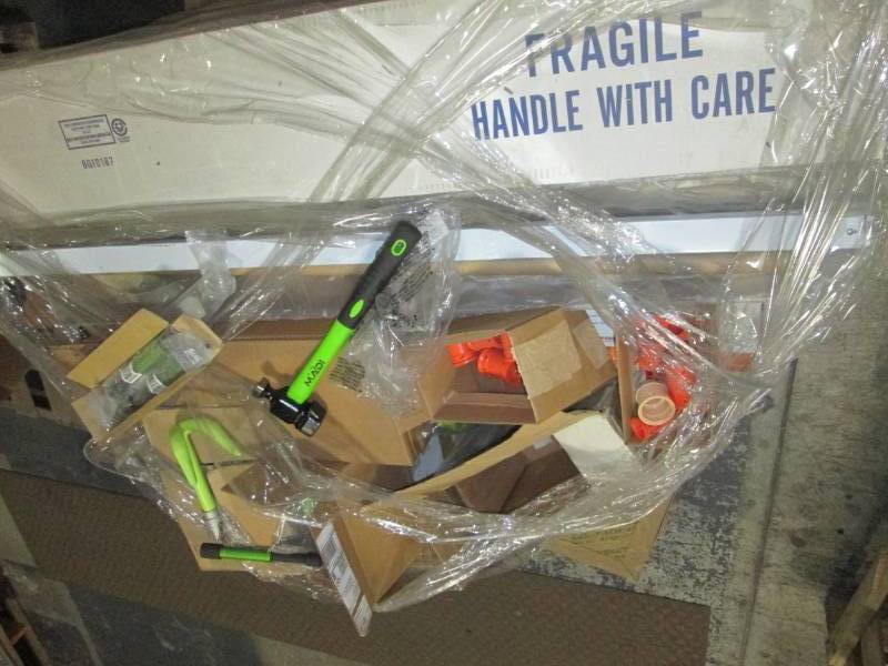 lot 176 image: Pallet of tools, equipment and ligh...