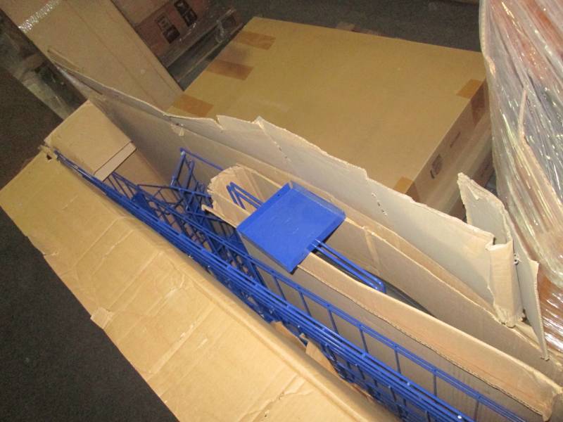 lot 182 image: 4 Metal display fixtures...