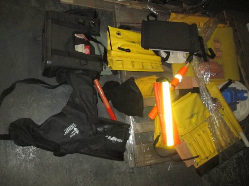lot 197 image: Pallet of electrician tool belts an...