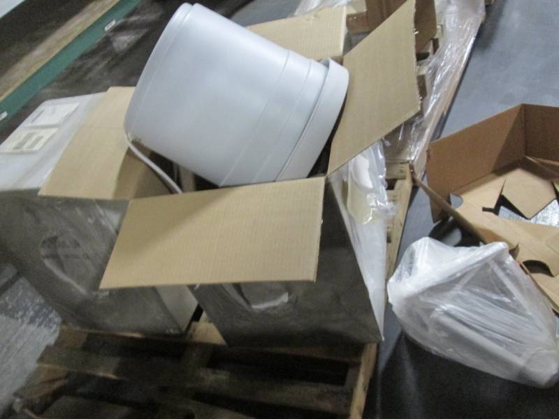 lot 206 image: 2 Large lights patio light planters...