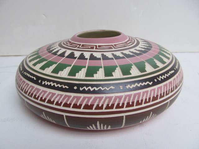 lot 49 image: Signed Navajo Pottery Bowl