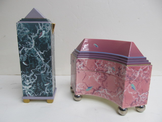 lot 51 image: 2 Vintage Art Pottery Lidded Boxes 