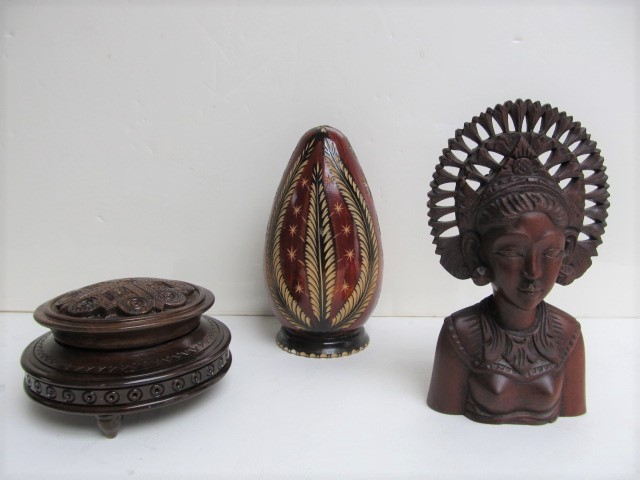 lot 53 image: 3 Vintage Ethnic Carved wood Statues