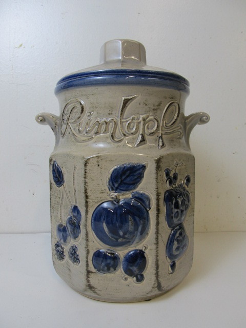 lot 119 image: Large Vintage West German Cookie Jar