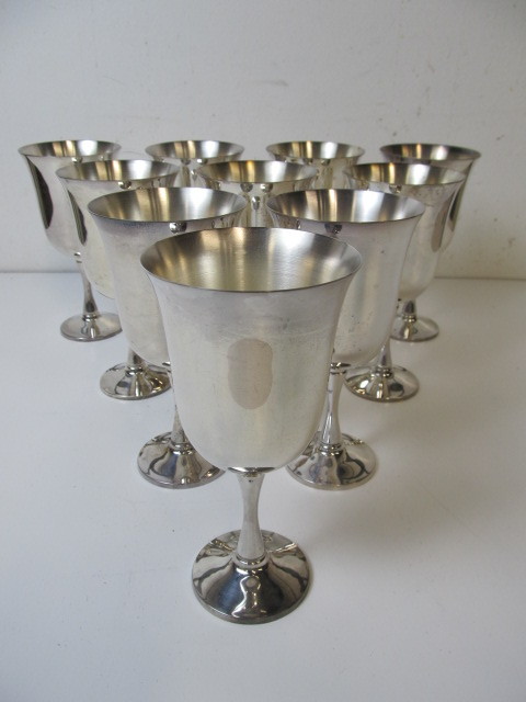 lot 121 image: Set of 10 Vintage SALEN Silver Plated Goblets