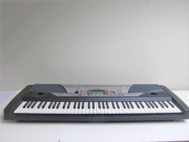 lot 82 image: Working Yamaha PSR-GX76 Electric Keyboard wStand