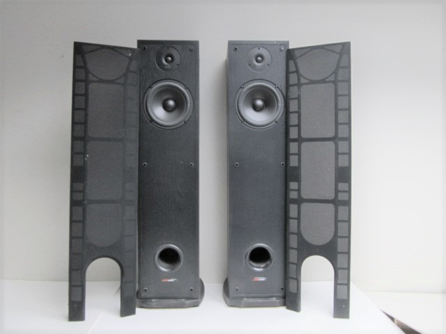 lot 84 image: Working POLK Audio Speaker Towers