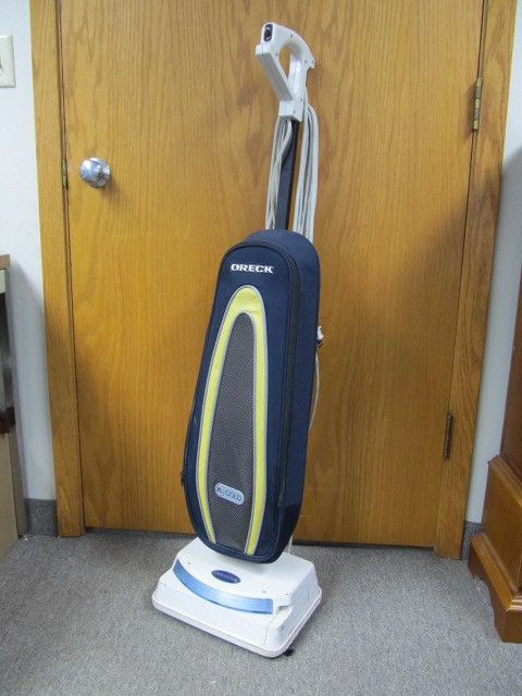 lot 85 image: Oreck XL Gold Vacuum Cleaner