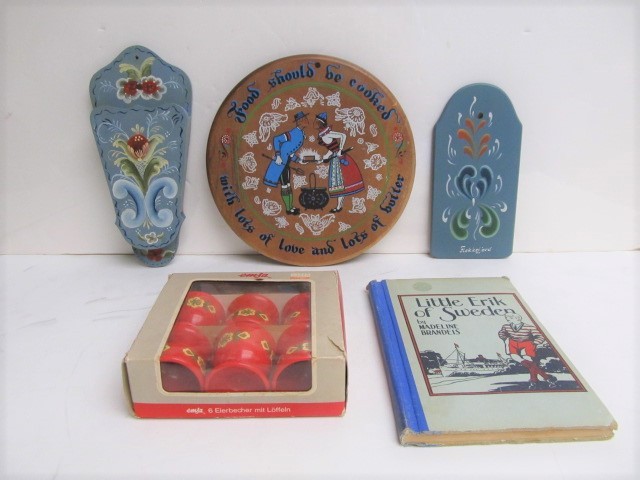 lot 90 image: Group of Vintage Swedish Hand Painted Woodenware & Book