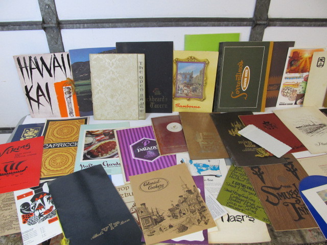lot 125 image: LARGE Lot of Vintage Restaurant & Country Club Menus #2