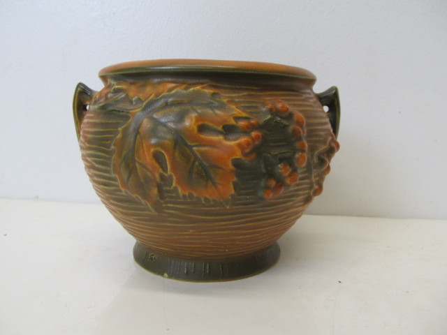 lot 158 image: Vintage ROSEVILLE Art Pottery Handled Pot