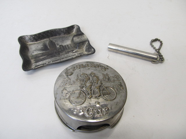 lot 162 image: Vintage 1933 Worlds Fair Ashtray Collapsible Cyclists Cup etc