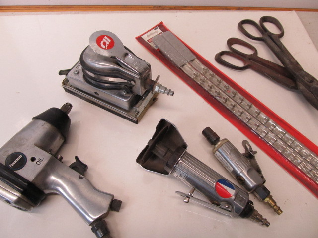lot 166 image: Group of Air Tools