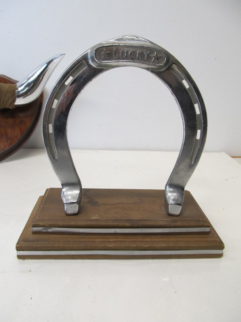lot 150 image: Heavy Chrome Western Themed Desk Statue & Wall Hanging