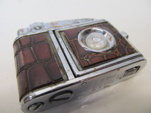 lot 213 image: Vintage Figural Camera Cigarette Lighter