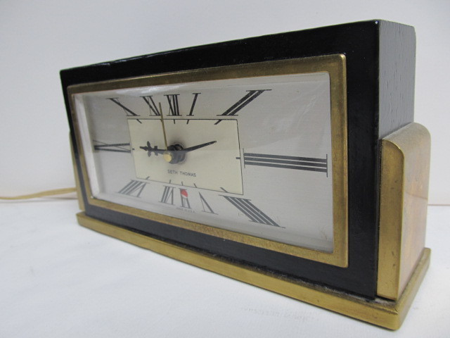 lot 231 image: Nice Art Deco Seth Thomas Electric Clock