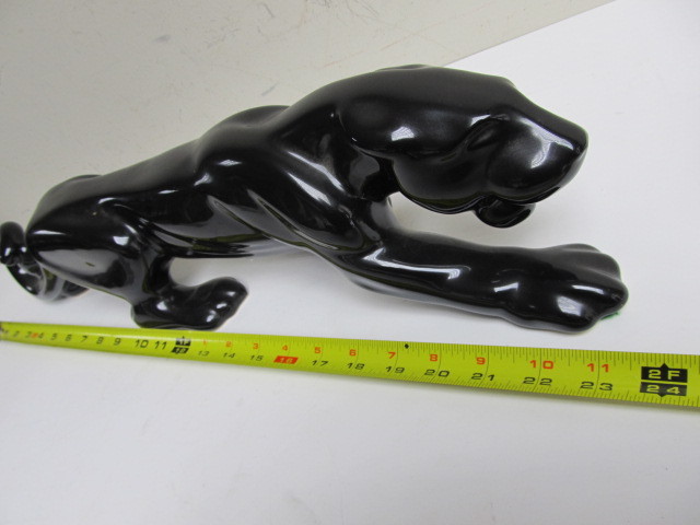 lot 220 image: Vintage Mid Century Ceramic Panther Sculpture - 24