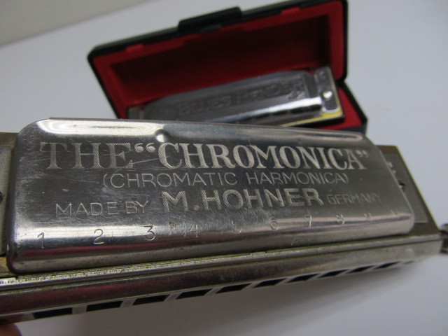 lot 174 image: Nice Pair of HOHNER Harmonicas