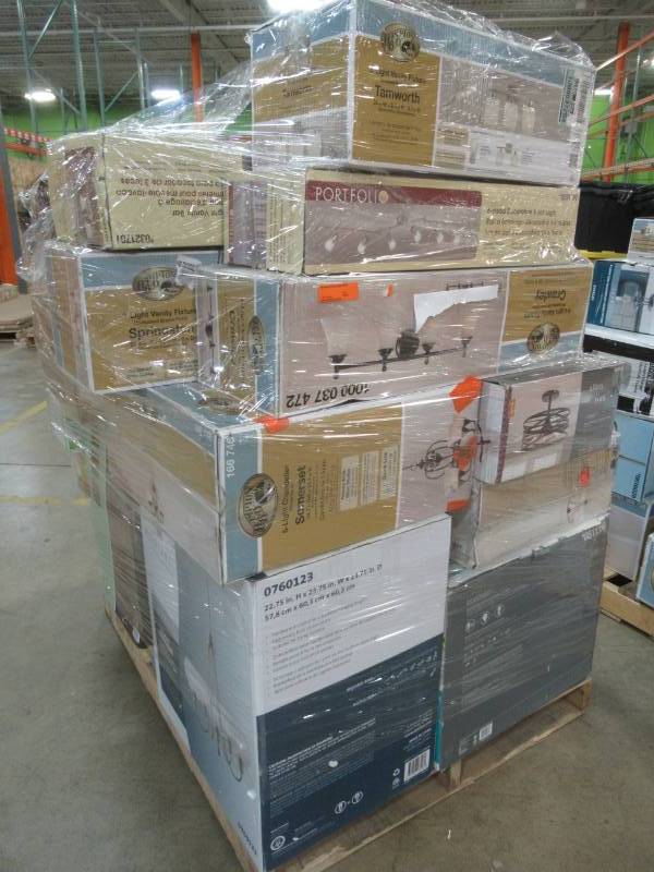 lot 84 image: WHOLESALE MIXED PALLET OF RETURNS - INDOOR AND OUTDOOR LIGHTING