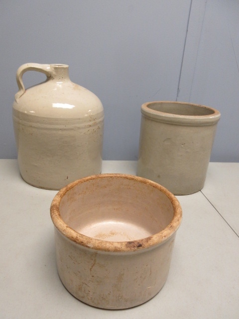 lot 333 image: POTTERY CROCKS AND JUG